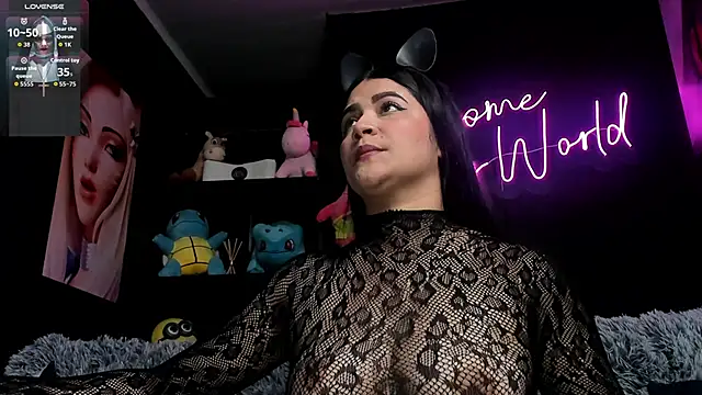 Snapshot of Emilyjhonson_01 chatting on 10.18.25 Emilyjhonson 01 online show from 10.18.25