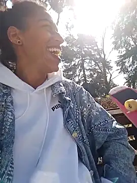 Goldenlace online show from 02.20.25