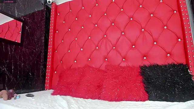 Snapshot of karlyn_angels chatting on 12.12.24 karlyn angels online show from 12.12.24