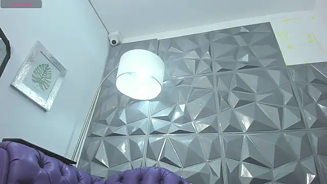 Snapshot of karlyn_angels chatting on 12.20.24 karlyn angels online show from 12.20.24