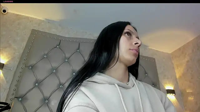 Snapshot of karlyn_angels chatting on 12.23.24 karlyn angels online show from 12.23.24