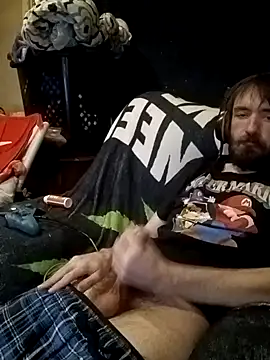Snapshot of ShadowyTube chatting on 02.15.25 ShadowyTube online show from 02.15.25
