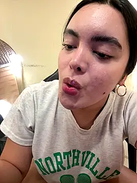 HotstuffCherrySummer online show from 10.28.25