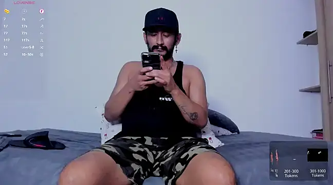 Snapshot of Cloudy_pigDude chatting on 02.06.25 Cloudy pigDude online show from 02.06.25