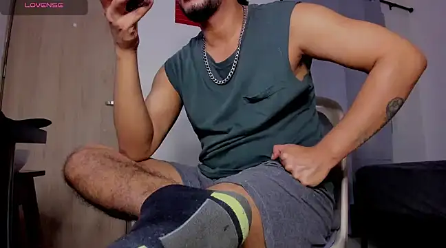 Snapshot of Cloudy_pigDude chatting on 03.21.25 Cloudy pigDude online show from 03.21.25