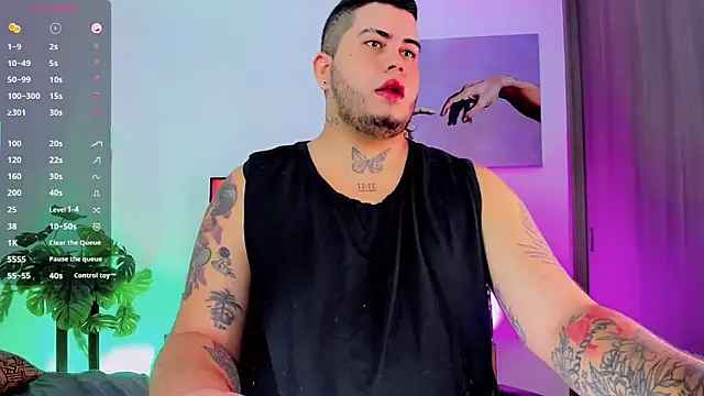 Snapshot of Thomas_chubbyxhot chatting on 05.21.26 Thomas chubbyxhot online show from 05.21.26