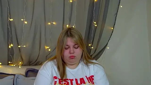 LillianKim online show from 11.16.25