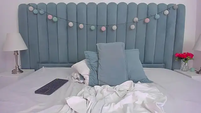 Snapshot of marianaaguii chatting on 02.25.25 marianaaguii online show from 02.25.25
