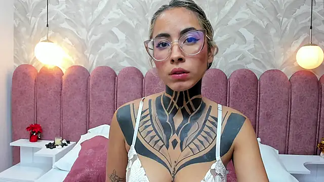 NicoleBlum online show from 01.16.25