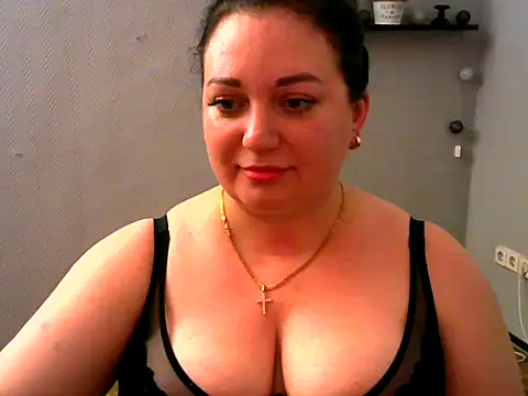 Snapshot of AmanaGi chatting on 01.25.25 AmanaGi online show from 01.25.25