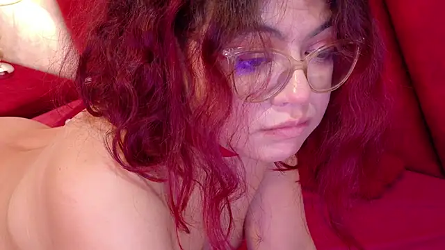 Catwhite  online show from 02.14.25