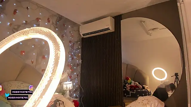 Katemoss70 online show from 12.20.25