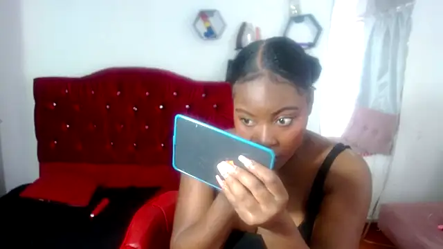 Snapshot of agatha_prime chatting on 01.12.25 agatha prime online show from 01.12.25