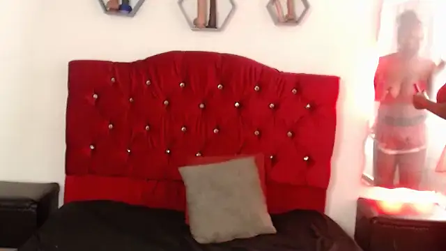 Snapshot of agatha_prime chatting on 09.09.25 agatha prime online show from 09.09.25