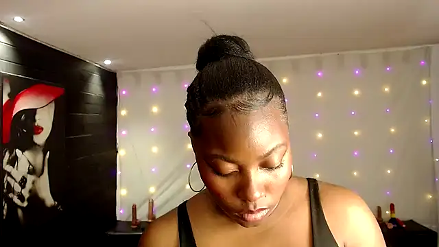 Snapshot of agatha_prime chatting on 10.15.25 agatha prime online show from 10.15.25