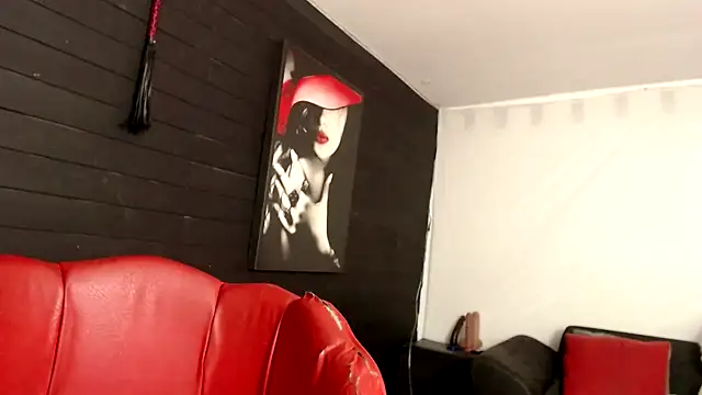 Snapshot of agatha_prime chatting on 10.18.25 agatha prime online show from 10.18.25