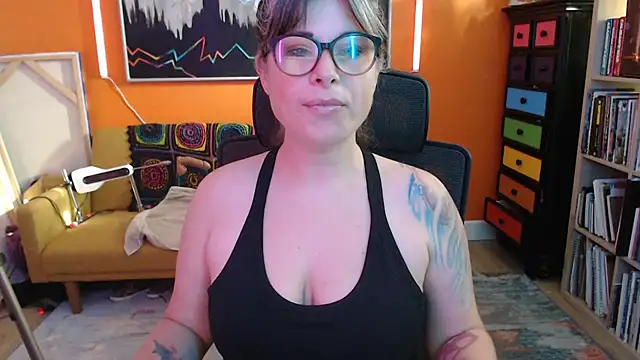 TheLenaAdams online show from 10.15.25