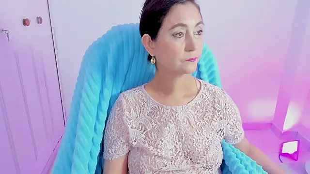 Snapshot of danielahot66 chatting on 11.19.25 danielahot66 online show from 11.19.25