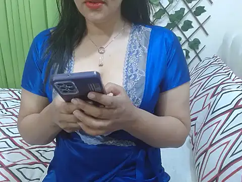 Snapshot of Lovelywife786 chatting on 12.10.24 Lovelywife786 online show from 12.10.24
