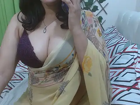 Snapshot of Lovelywife786 chatting on 12.10.24 Lovelywife786 online show from 12.10.24