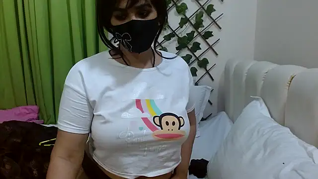 Snapshot of Lovelywife786 chatting on 01.03.25 Lovelywife786 online show from 01.03.25