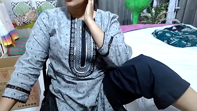 Snapshot of Lovelywife786 chatting on 02.19.25 Lovelywife786 online show from 02.19.25