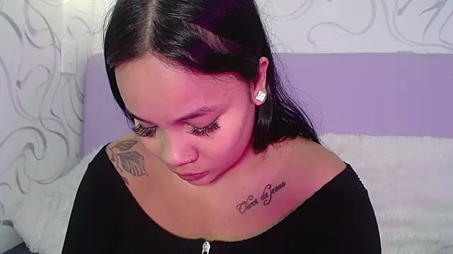 EmilyQueen3x online show from 11.05.25