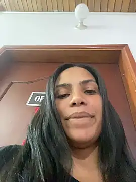 Snapshot of ArielleMillerr chatting on 01.14.25 ArielleMillerr online show from 01.14.25