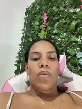 Snapshot of ArielleMillerr chatting on 02.18.25 ArielleMillerr online show from 02.18.25