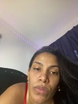 Snapshot of ArielleMillerr chatting on 10.04.25 ArielleMillerr online show from 10.04.25