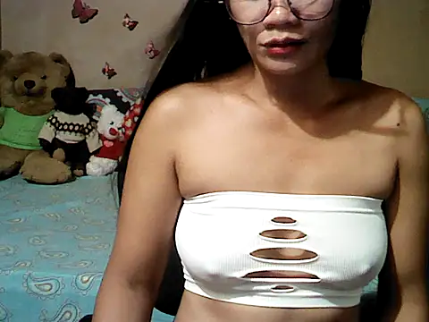 Snapshot of Mia_Rein chatting on 04.17.26 Mia Rein online show from 04.17.26