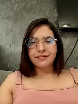 MiaLaurenzz online show from 01.18.25