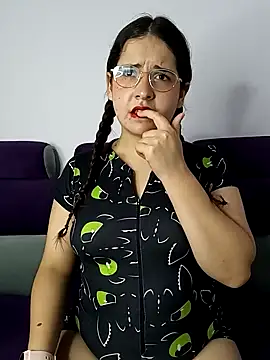 MiaLaurenzz online show from 10.02.25