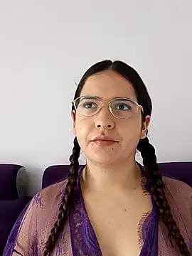 MiaLaurenzz online show from 10.12.25