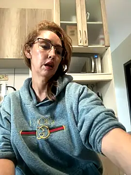 Snapshot of RAIRAsexy chatting on 11.09.25 RAIRAsexy online show from 11.09.25