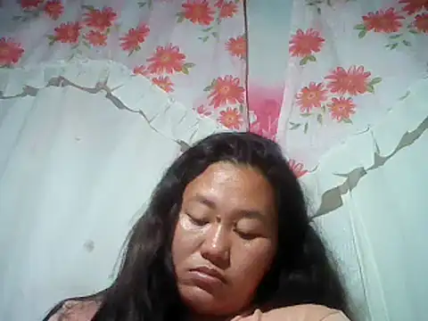 Snapshot of Sexyhorney4u chatting on 12.13.24 Sexyhorney4u online show from 12.13.24