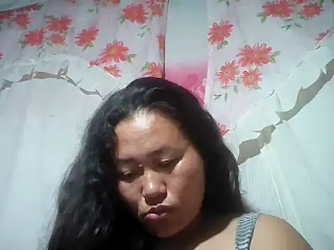 Snapshot of Sexyhorney4u chatting on 12.20.24 Sexyhorney4u online show from 12.20.24