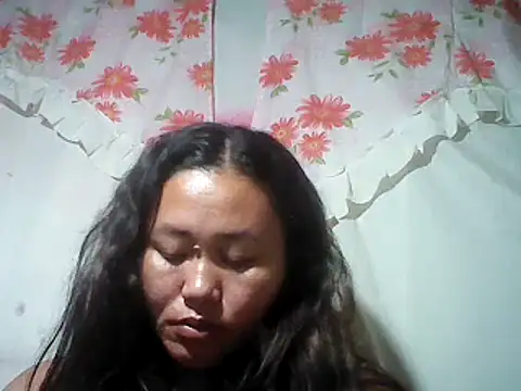 Snapshot of Sexyhorney4u chatting on 12.28.24 Sexyhorney4u online show from 12.28.24