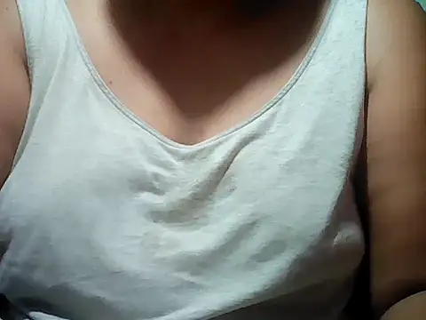 Snapshot of Sexyhorney4u chatting on 04.30.26 Sexyhorney4u online show from 04.30.26