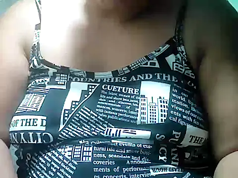 Snapshot of Sexyhorney4u chatting on 05.11.26 Sexyhorney4u online show from 05.11.26