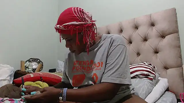 Snapshot of caramelqueen11 chatting on 01.21.25 caramelqueen11 online show from 01.21.25