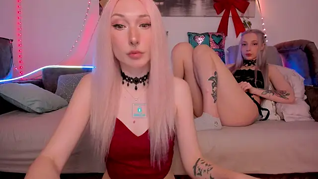 Snapshot of AlexRoseLiRed chatting on 01.23.25 AlexRoseLiRed online show from 01.23.25