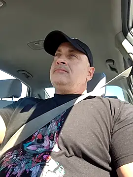 Snapshot of DigiSpankz chatting on 11.03.25 DigiSpankz online show from 11.03.25