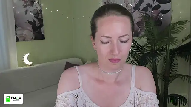 Queenymel online show from 07.02.26