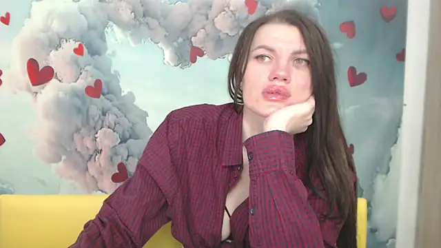 Snapshot of MilaLoona chatting on 02.14.25 MilaLoona online show from 02.14.25