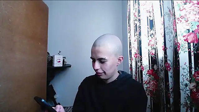 Snapshot of Cocain_Atenea chatting on 11.19.25 Cocain Atenea online show from 11.19.25