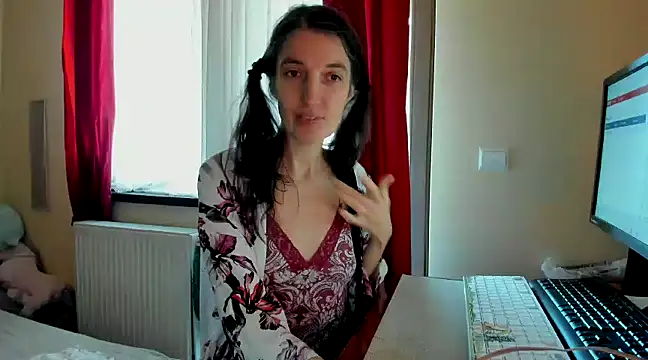 AliceisHome online show from 01.05.25