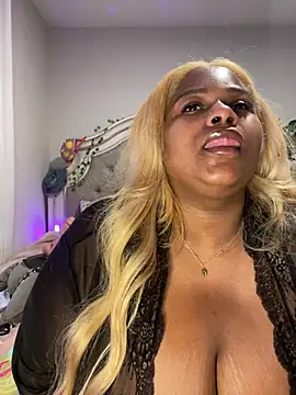 BigFineSelena online show from 01.02.25