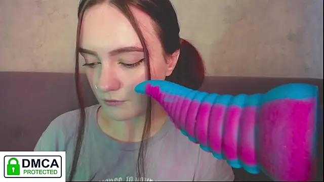 Snapshot of Alyssa___Scarlet chatting on 12.28.24 Alyssa Scarlet online show from 12.28.24