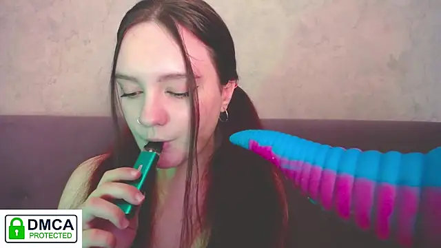 Snapshot of Alyssa___Scarlet chatting on 10.07.25 Alyssa Scarlet online show from 10.07.25